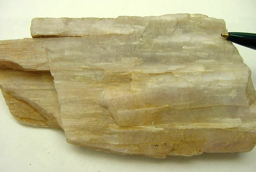 Lithium — Spodumene — a lithium pyroxene (illustrative mineral specimen)
